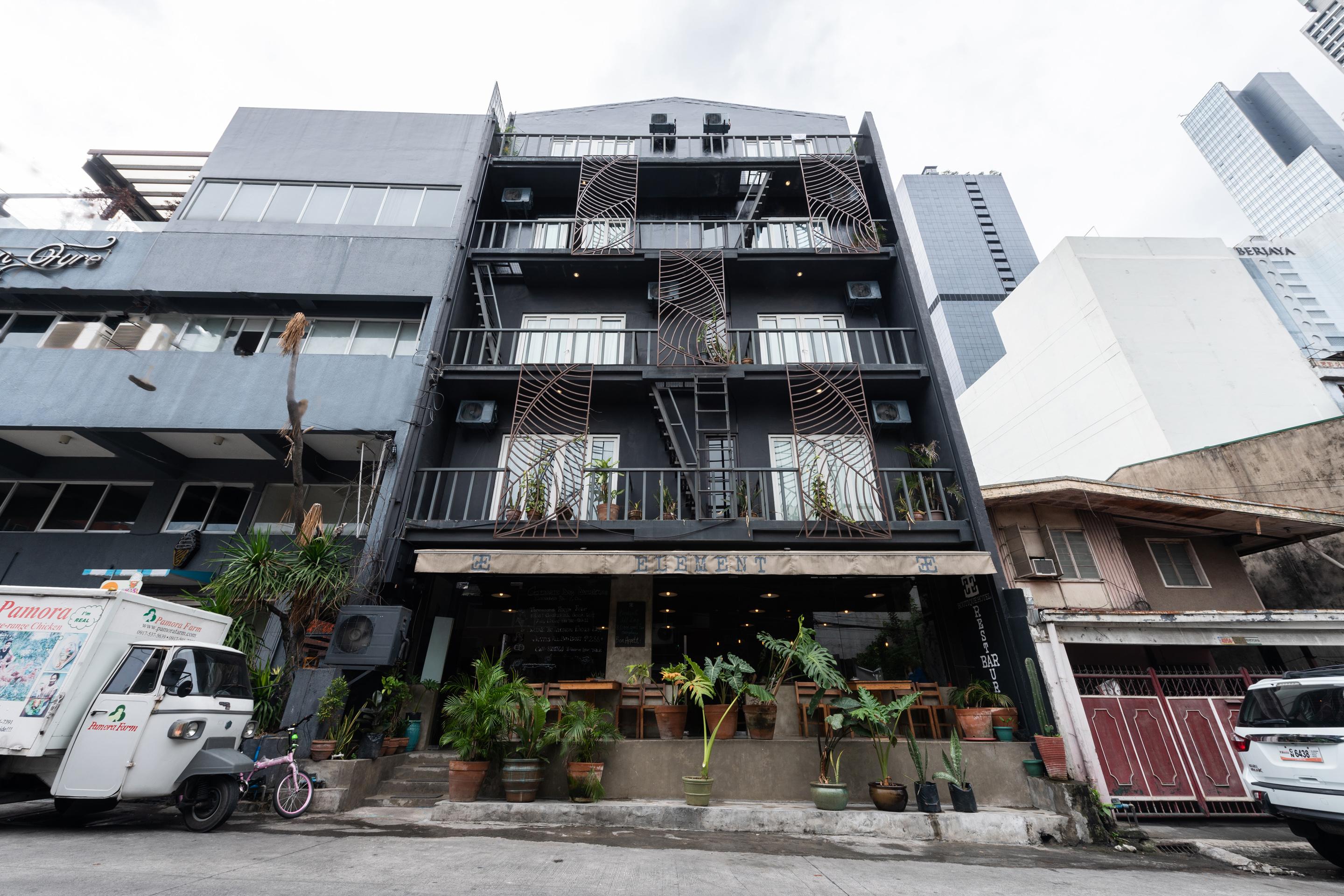 แคปปิตัล โอ 468 เอลเลเมนต์ บูทิก โฮเทล พนักงานฉีดวัคซีนแล้ว Hotel Makati City ภายนอก รูปภาพ